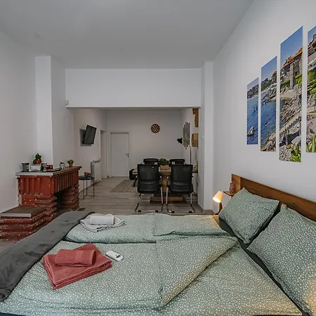 Apartment Two Luxury By Ndk And National Stadium With 2 Free Parking Spots *