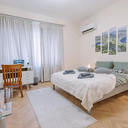 Apartment Two Luxury By Ndk And National Stadium With 2 Free Parking Spots *
