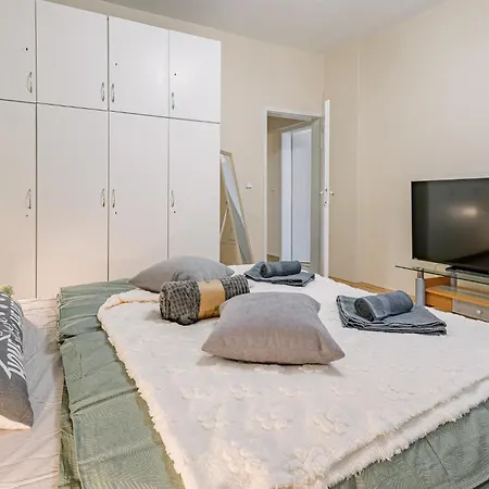 Two Luxury By Ndk And National Stadium With 2 Free Parking Spots Apartmán *
