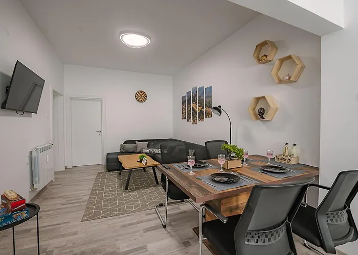 Two Luxury By Ndk And National Stadium With 2 Free Parking Spots