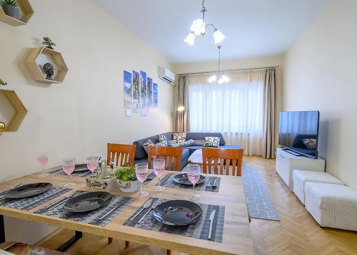 Two Luxury By Ndk And National Stadium With 2 Free Parking Spots