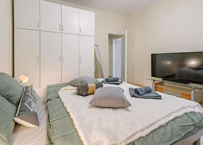 Two Luxury By Ndk And National Stadium With 2 Free Parking Spots Lejlighed *