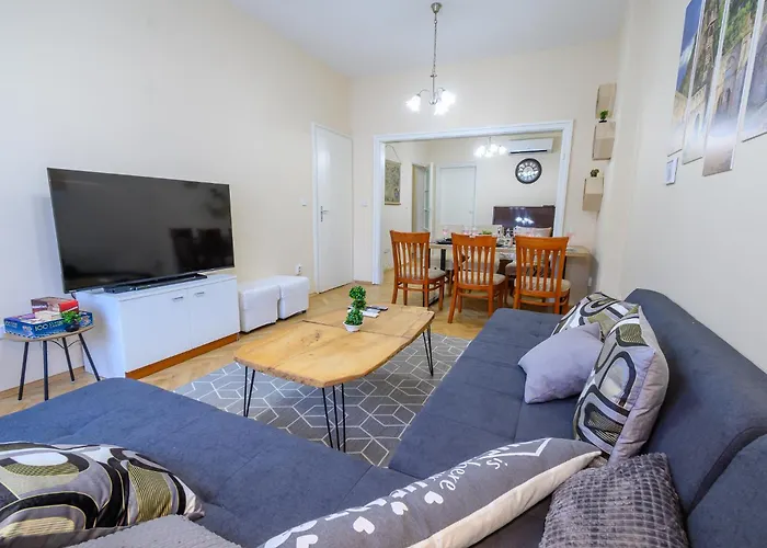 アパート Two Luxury By Ndk And National Stadium With 2 Free Parking Spots ソフィア