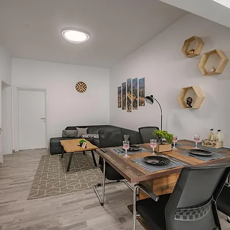 Two Luxury By Ndk And National Stadium With 2 Free Parking Spots