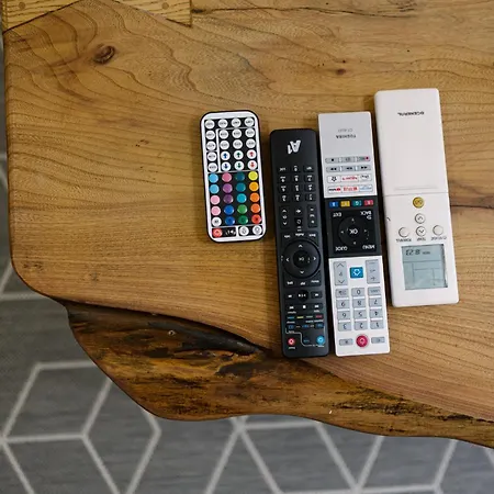 Two Luxury By Ndk And National Stadium With 2 Free Parking Spots 索菲亞